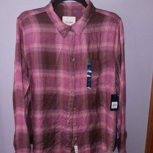 *PD* New Lucky Brand Long Sleeved Button Up Shirt, size M
